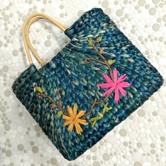 Handbags - Trendy Straw Spring bag, bamboo handles Vintage